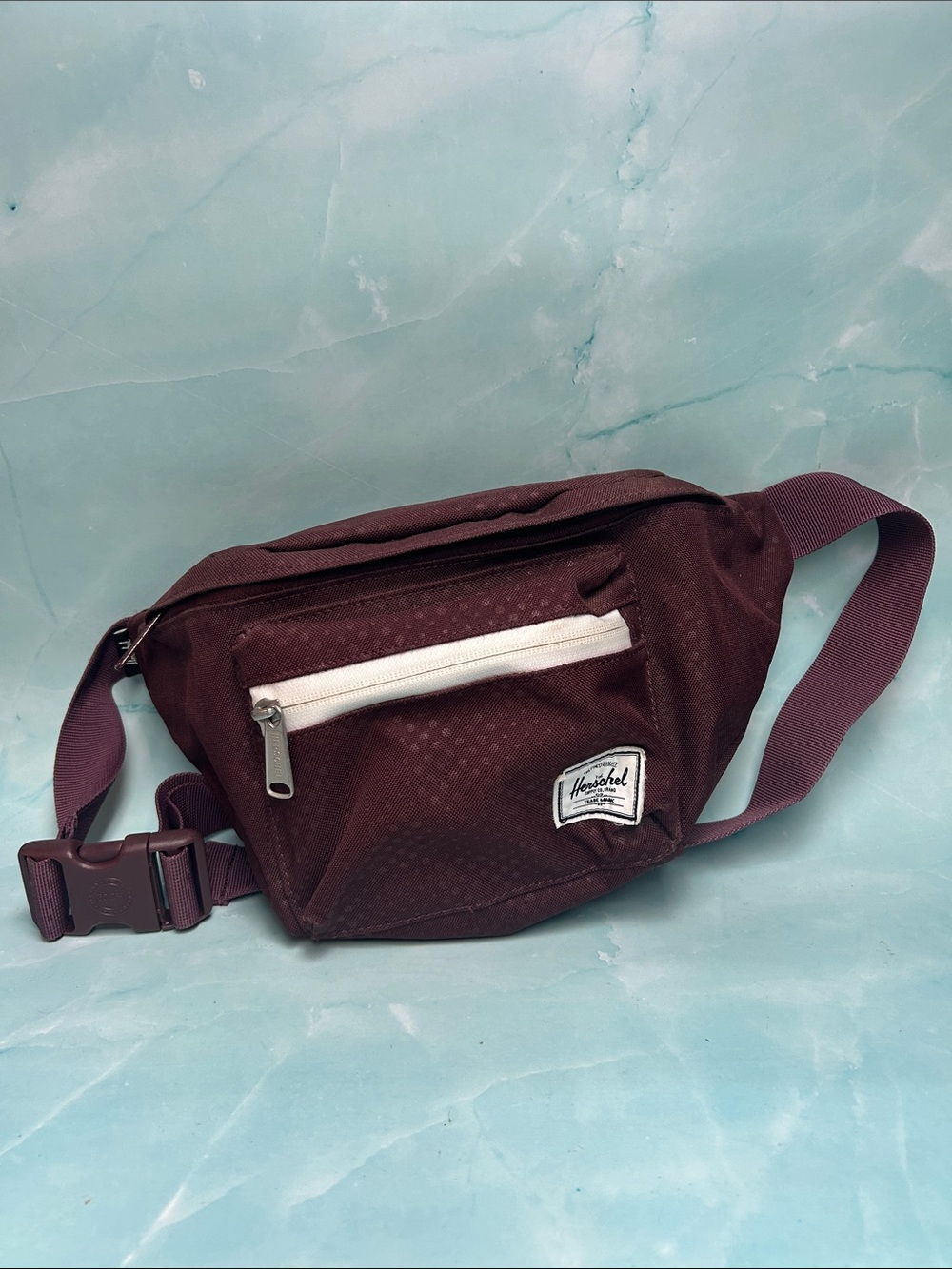 Herschel suppôt Seventeen Hip Pack plum
